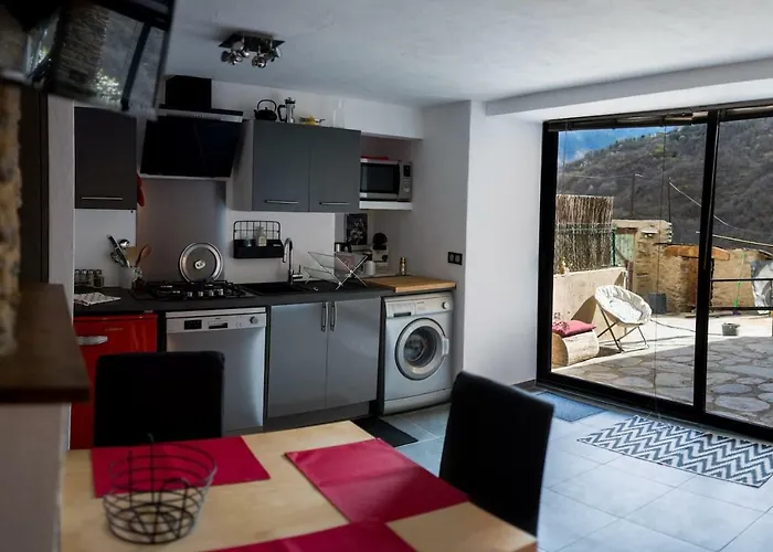 Le Nid D\' Evol Gite Avec Balneo,Terrasse Et Vue Sur La Montagne
